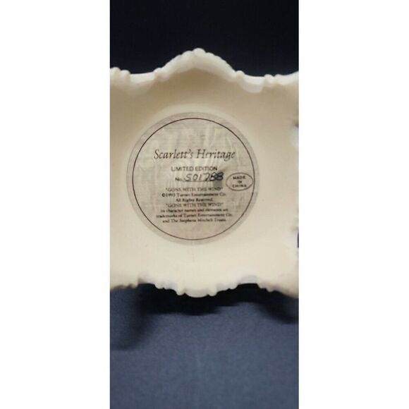 Turner Entertainment "Scarlett's Heritage" Gone With The Wind Figurine - Picture 5 of 5